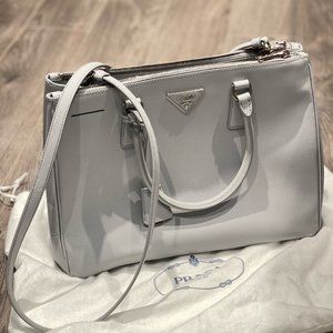 Medium Prada Galleria Saffiano leather bag